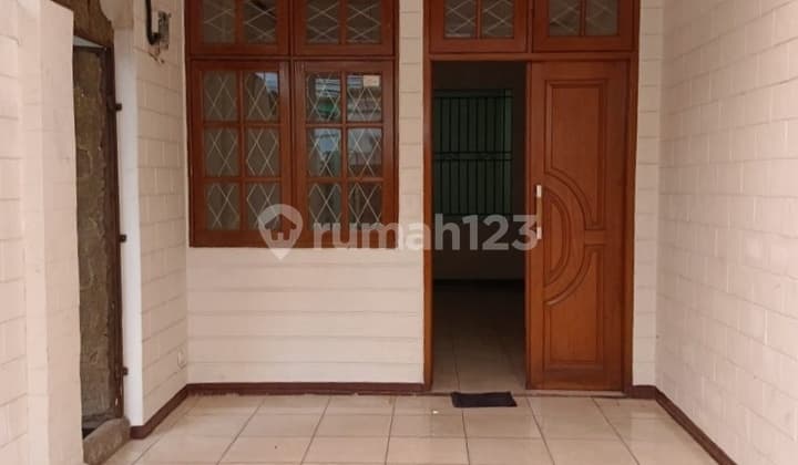 RUMAH TINGKAT TEBET AKSES JALAN UTAMA
