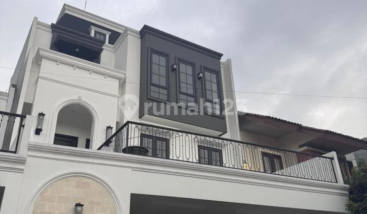JUAL RUMAH AMERICAN CLASSIC MODERN 3 LANTAI DI JAGAKARSA JAKARTA SELATAN