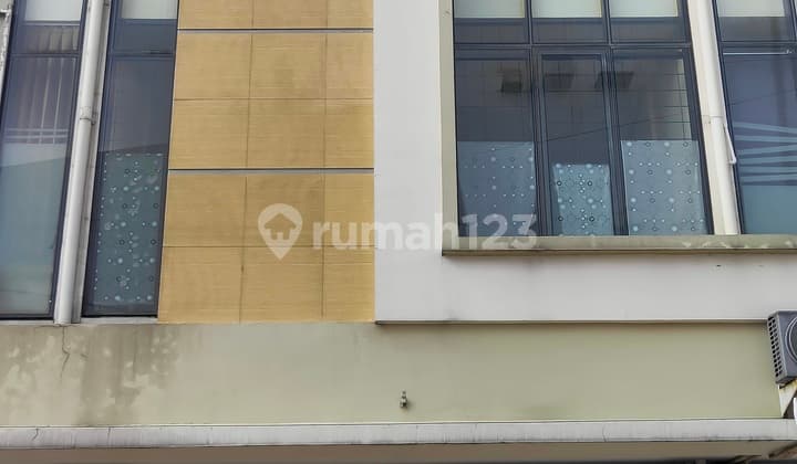 New 3-Story Strategic Shop House at Buah Batu Square Bandung