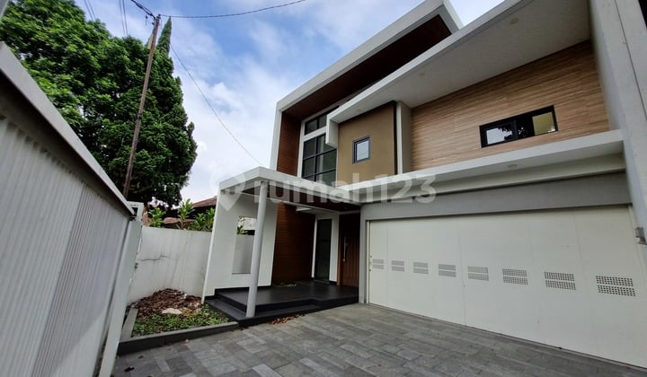 New Luxury House in the Center of Bandung, Lengkong Tengah
