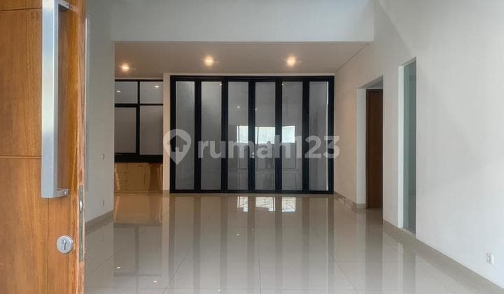 Rumah Lux Pusat Kota Cipaganti Bandung
