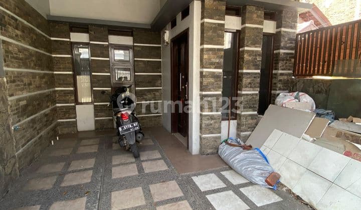 Rumah Bagus Unfurnished SHM Batununggal, Bandung