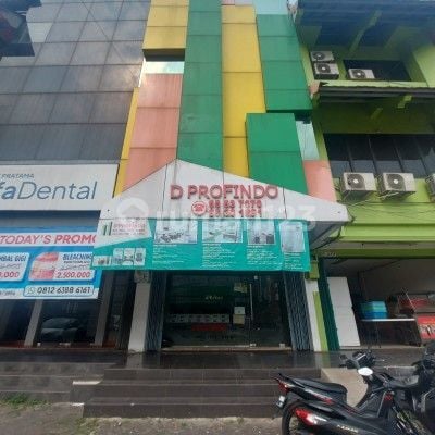 3-Storey Shop House on Agung Niaga 6 Street, Sunter - Strategic Location Suitable for Office
