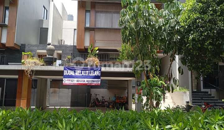 Rumah Mewah di Greenwich Park Lengkong Tangerang