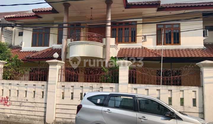 Luxury House on Warga Pejaten Barat Street Below Market Price