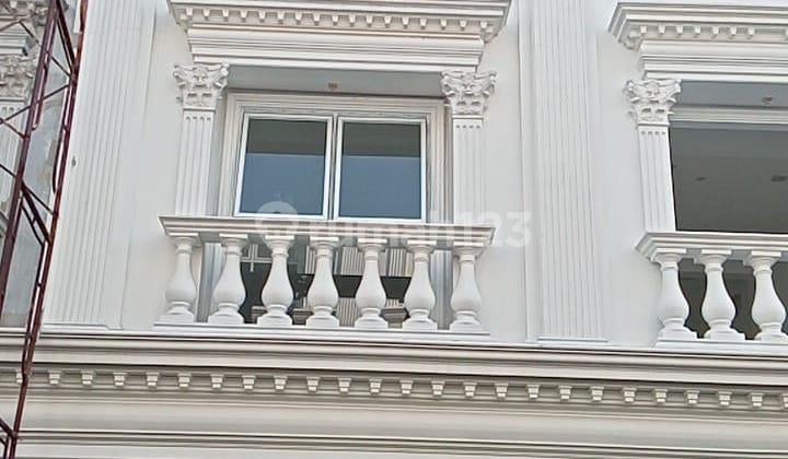 Shop House for Quick & Cheap Sale, For Business/Office in Royal Palace Karawaci