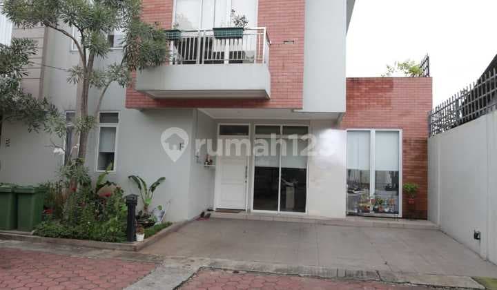 Rumah Minimalis Layout Cantik Semi Furnished di Lebak Bulus
