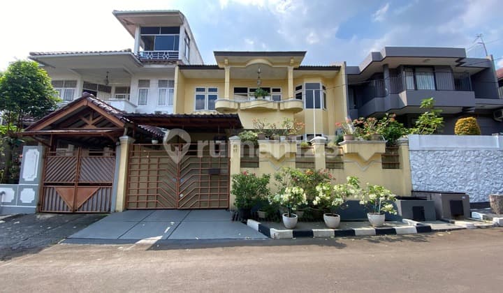 Rumah Modern 2 Lantai di Cinere Ada Taman Depan