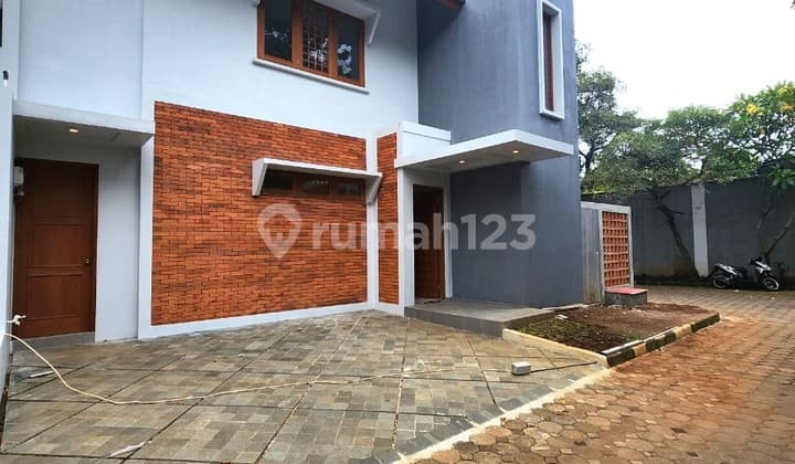 Rumah Brand New di Jagakarsa Layout Lapang Dekat ke Ragunan