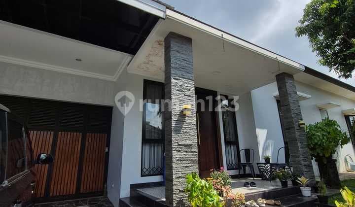 Rumah Luas Posisi Hoek di Cinere Sangat Nyaman dan Strategis