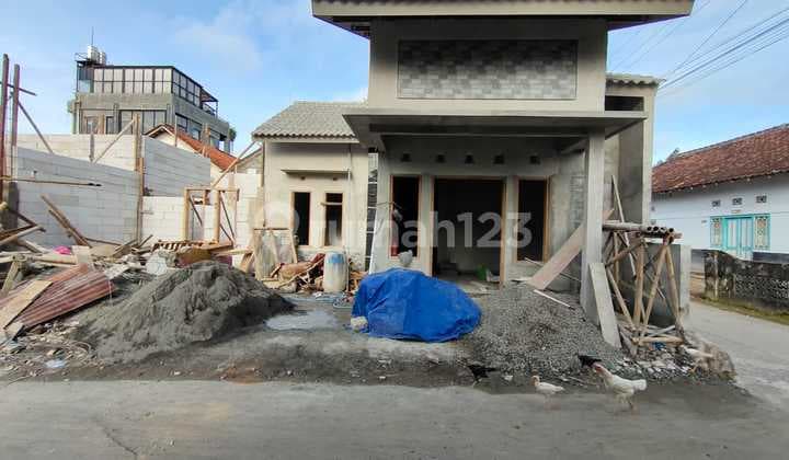 RUMAH CANTIK DAN MURAH DI TIRTOMARTANI ,