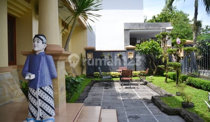 Rumah Mewah Private Pool Tengah Kota di Timoho