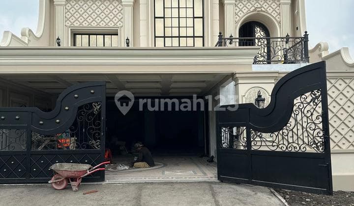 Rumah Mewah Full Furniture Proses Finishing Di Banyuraden