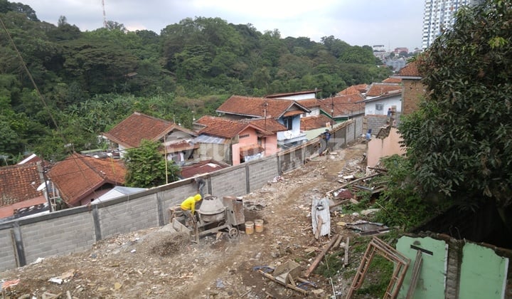 Tanah Jl. Cihampelas Bandung, Bonus Bangunan Lama