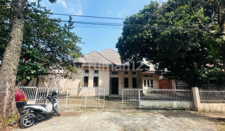 Riau Wing House Bandung, Dutch Building