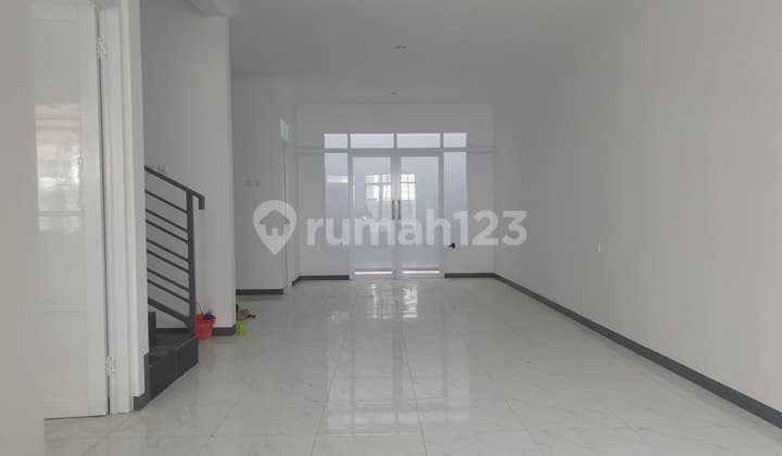 Modern Minimalis 2Lantai Rumah Deket Tsm Bandung