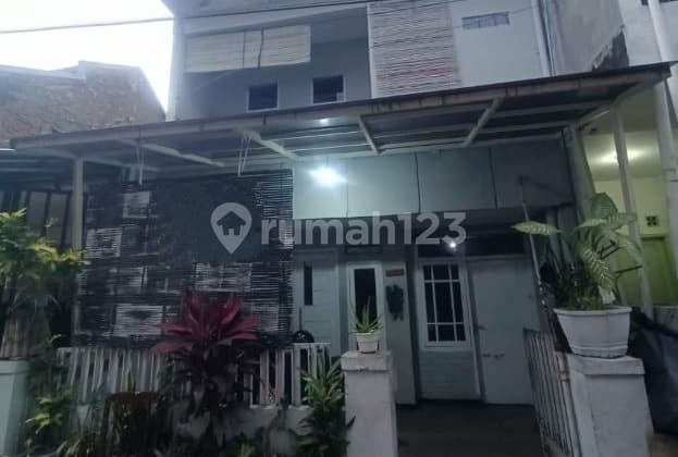 Dijual Rumah Menarik di Antapani Jl Depok