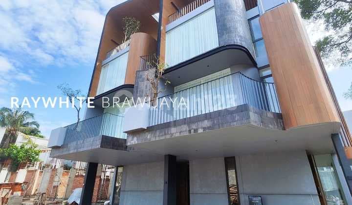 Brand New Townhouse Modern Design With Rooftop Area Kemang Utara