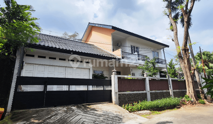 Rumah Dalam Kompleks Tenang Area Kemang Selatan