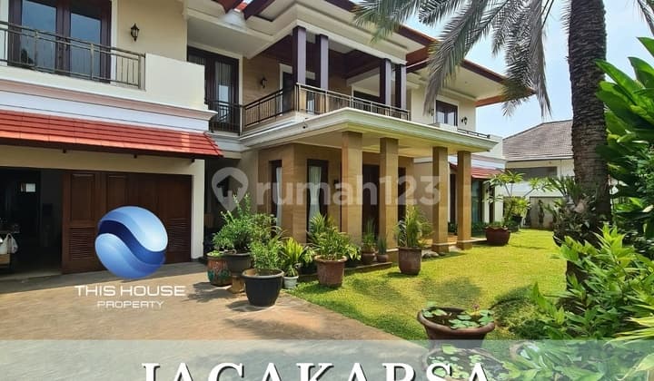 Nice House in Jagakarsa, South Jakarta Ready to Occupy with Large Land