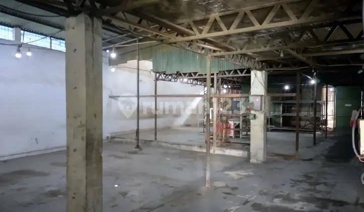 Ex Plastic Factory Kapuk Kayu Besar