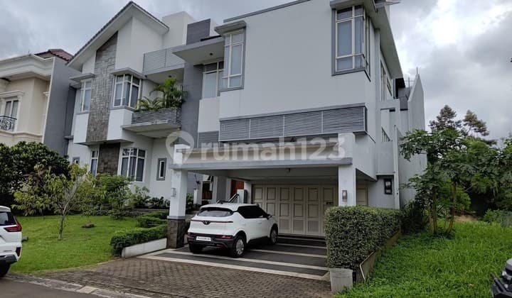 Telaga Golf BSD Rumah Dekat Danau