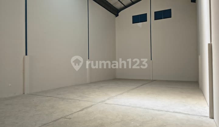 Gudang baru 9x29 Siap pakai Jual Cepat Eraprima Toha Tangerang