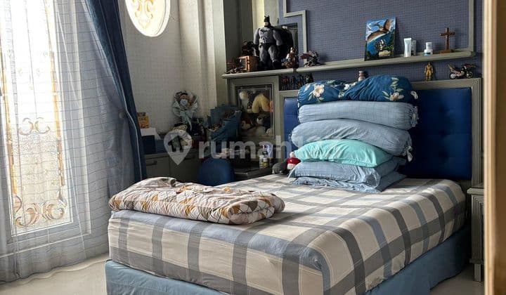 Sell Neat Luxury House Green Garden West Jakarta