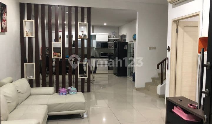 Dijual Rumah Siap Huni di Puri Mansion