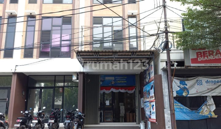 New Modern Minimalist Rukan on Jl. Aries Utama Puri - West Jakarta