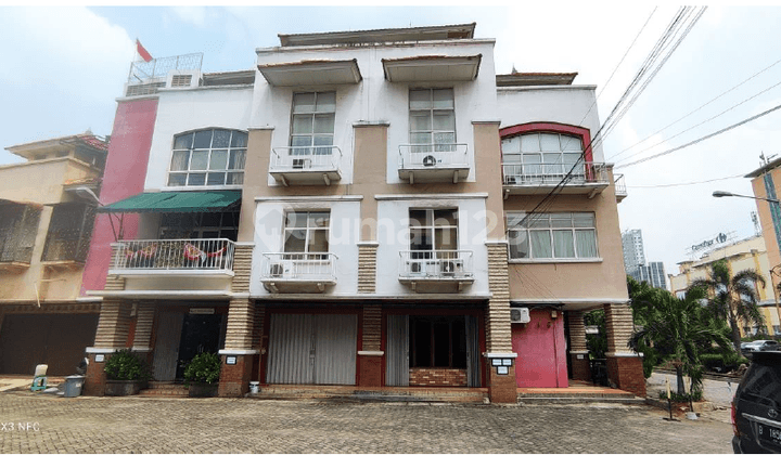 Ruko Terbesar di Mutiara Taman Palem