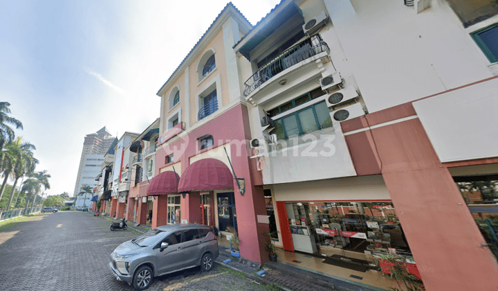 Ruko Gandeng Sentra Niaga Puri Indah Hadap Jalan Raya