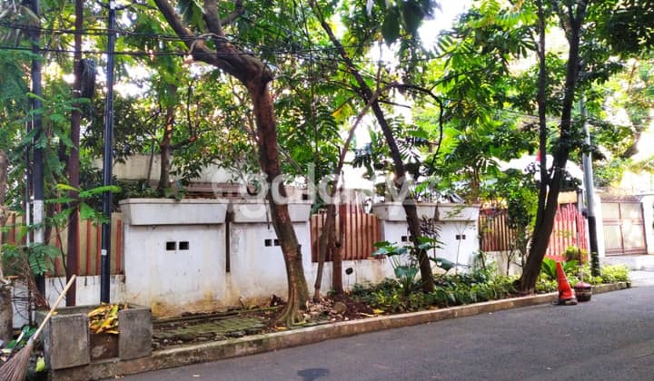 Old House Land Only on Jalan Tirtayasa Kebayoran Baru
