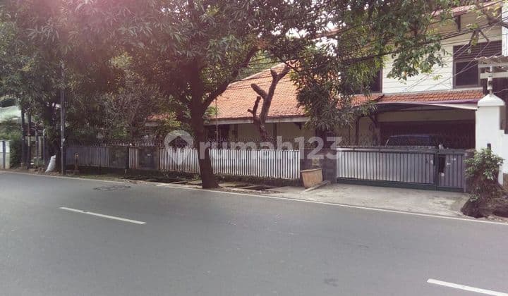 Rumah di Pinggir Jalan Cempaka Putih Jakarta Pusat