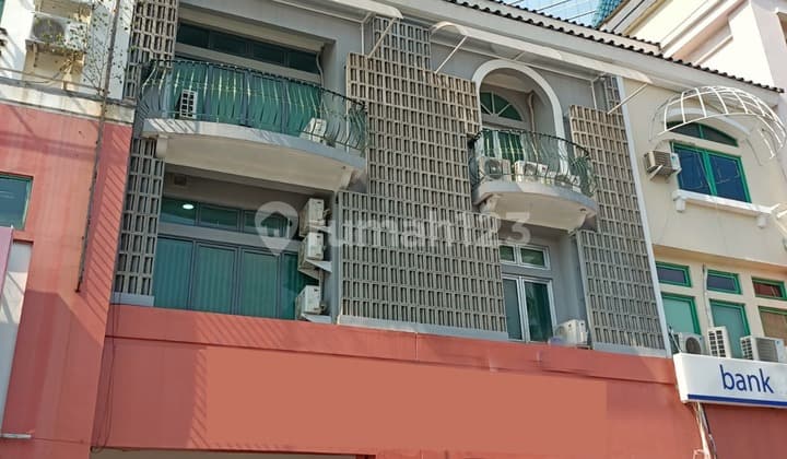 Ruko Gandeng di Puri Indah Untuk Investasi