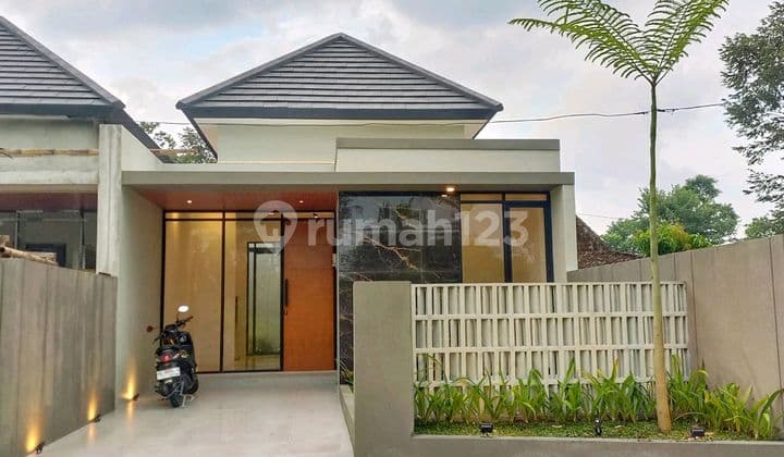 Desain Fresh Kekinian, Timur Kampus Uii