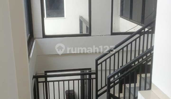 Rumah BSD Seberang Pasar Modern BSD