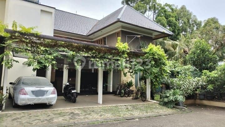 Beautiful & Strategic 2-Story House in Cluster Castila, BSD (er)