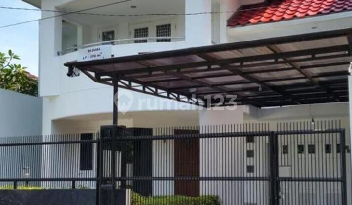 Dijual Rumah Tipe 3+1 BR di Kebayoran Baru Jkt Selatan