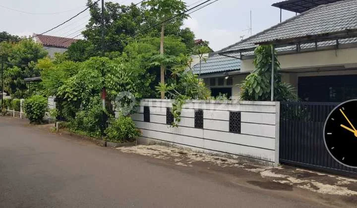 Rumah secondary komplek Elit Waringin Permai Jatiwaringin