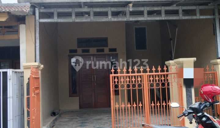 Rumah Murah 2,5 Lantai Lokasi Strategis di Pondok Kelapa