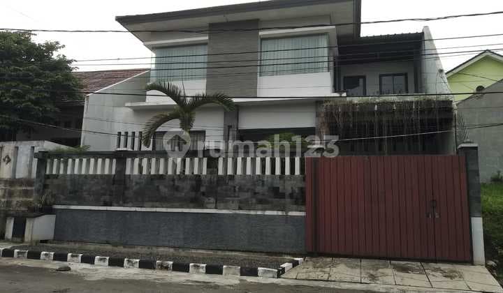 Rumah Cantik dan Terawat dalam Komplek Cinere