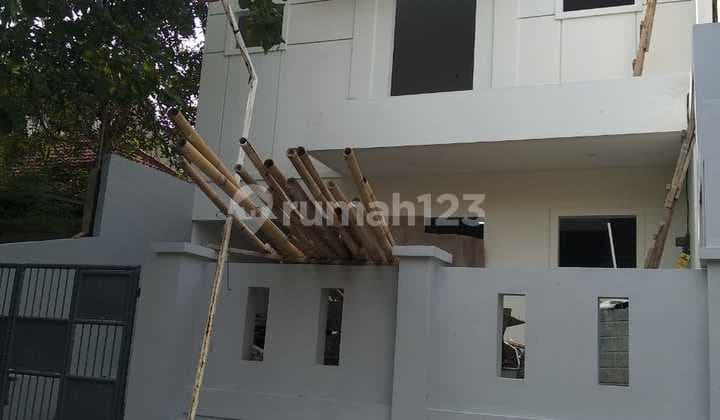 Luxury House in Cinere Depok