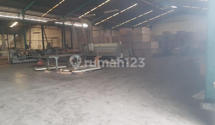 Sell Warehouse Prepedan area 4000sqm Freehold Title, there is office, container access.
