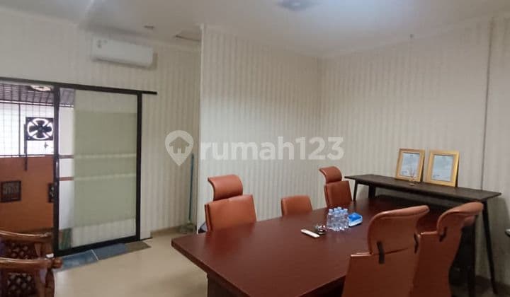Ruko komersial dalam komplek rukan RS. Fatmawati Jakarta Selatan