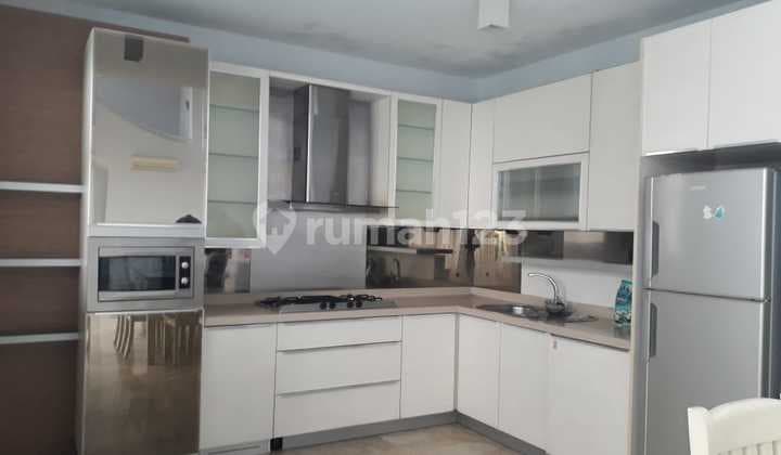 Town house at cipete walking distance to franch school