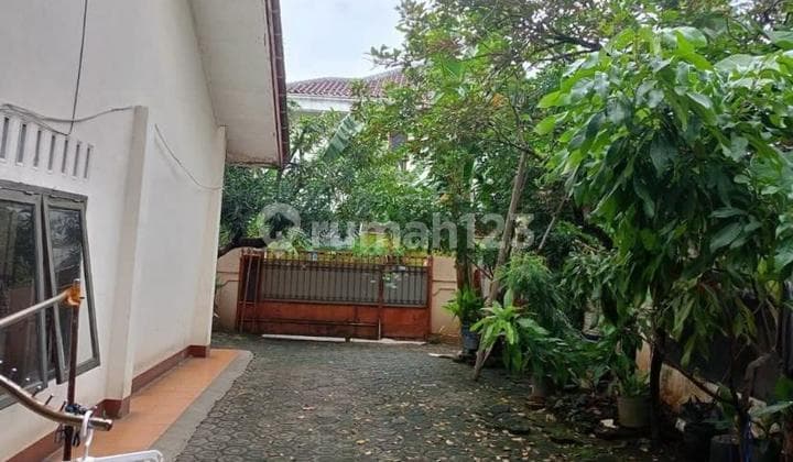 Rumah Luas Siap Huni Posisi Hook di Perum Pondok Pekayon Indah Bekasi Selatan