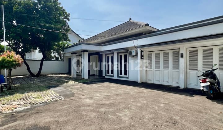 1-Story House in Kemang, South Jakarta