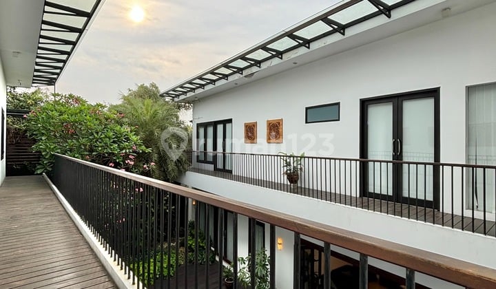 Rumah 2 lantai di Kemang, Jakarta Selatan