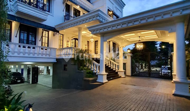 Rumah Mewah Kemang American Classic